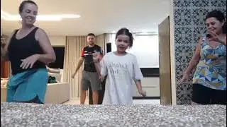 Dançando com papai, mamãe e vovó 🤦‍♂️🩷