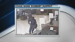Armed man sought after North Austin bank robbery