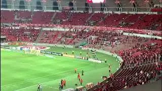 Torcida do Inter protesta: 