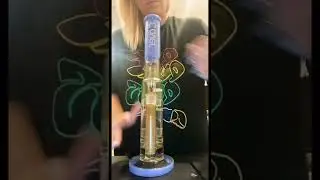 Just alittle snap on this rainy day 🍁 #weed #stoner #snaps #bonghit #cloverbong #lofi #thickglass