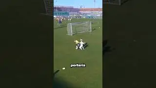 Este portero se cansó de que su equipo no marcara un gol 😯⚽ #futbol #shorts #epic