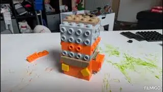 Lego Brickheadz Sam from Trick 'R' Treat build