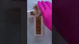 Memorial Cross #resin  #diy #resinart #faith  #christian #craft  #handmade #howto  #resincrafts