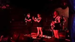 Hey, Gurl Performs The Donnas' 