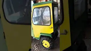 John Deere 318 Tractor w/John Deere Snow Blower Attachment