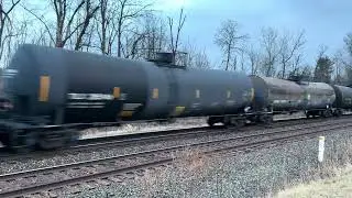 CSX 7303 CM44AH YN3C CSX 3196 ES44AC YN3B 