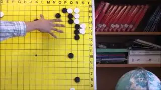Sunday Go Lessons: Which Way to Block?