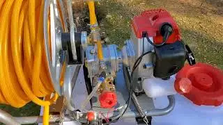 Pap&aacute;, &iquest;c&oacute;mo lo hago? Fumigadora de gasolina GeoTech SP 520 2S con motor de 2 tiempos de mezcla.