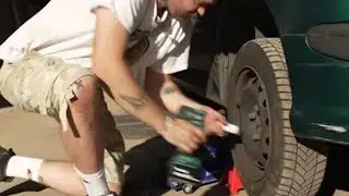 Von Null auf Auto: Teil 12 &ndash; Bremsschlauch wechseln 🪛