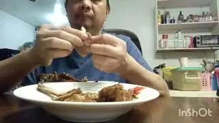 Я и наша собака 🐶 обожаем есть куриные лапки с коллагеном #fypage #mukbang #fypage #собаки #вкусн...