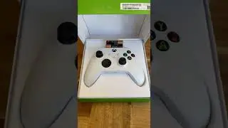Распаковка контроллера Xbox Series X/S Robot White