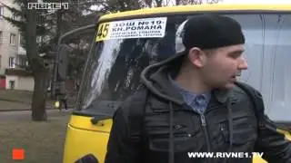У Рівному не розминулись маршрутка та автомобіль служби охорони – 4 людей травмовані