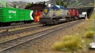 Atlas C420's 404 & 409 with empty Bethlehem Steel cars