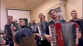 Cantaretii Domnului -Mai sus de stele