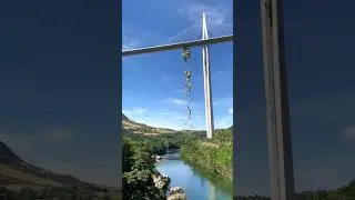 Massive Bridge Starts Cracking Without Warning