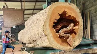 Turn into a big attack!! Dangerous way of sawing teak wood is full of horror || Sawmill