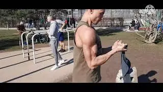 The Definition Man Doing Curls-28.2.2021.