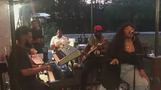 'American Idol' winner performs at new Pooler dessert bar
