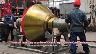 Shanghai Zhuyan_Lifting the main shaft cone assembly of CH870 Single Cylinder Cone Crusher