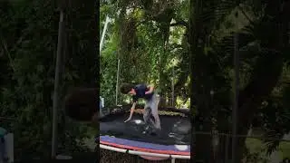 Обучающее видео по сальто назад на батуте! #сальто назад #обучение #шорты #батут