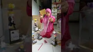 Cara membentuk mika souvenir dengan pita serut