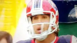What 2 concussions will do to you, Trent confused by defense.