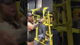 Entrenamiento de dorsal con Paloma Parra en el templo del hierro de Almería