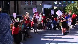 Judge strikes down Wis. law limiting union rights