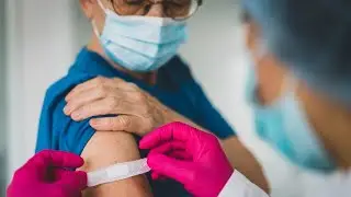 &lsquo;Ridiculous&rsquo;: Nurses sacked for refusing COVID jab despite Qld lifting vaccine mandate