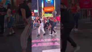 Con la punta del pie #salsacalena #salsacale&ntilde;a #salsa #dance #nyc #timesquare #calena #cale&ntilde;a