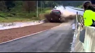 Bitrem sem freios entrando na &aacute;rea de escape de Curitiba