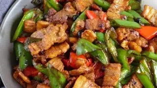 How To Make Pork Chilli At Home | Pork Chilli Recipe | Stier Fry Chilli Pork Recipe 😋🫰
