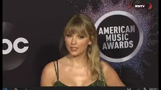 Taylor Swift arrives at 2019 American Music Awards Red carpet