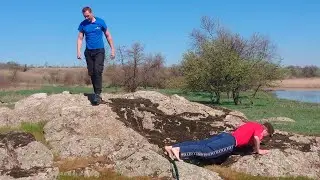Отжимания в местах силы