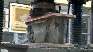 Compression of Concrete Hollow Block (1/3)