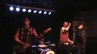 The Smart Shoppers - Looking Glass