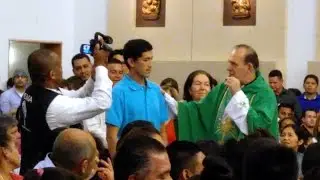 Padre Jose Hoyos-Testimonios de Sanaci&oacute;n en la Misa de Sanaci&oacute;n en San Felipe