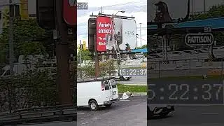 Watch this man put up a billboard in just 15 minutes #shorts