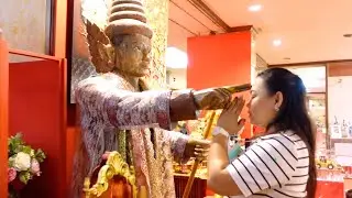 Where your WISHES are fulfilled INSTANTLY - Wat Yannawa Temple Bangkok Thailand