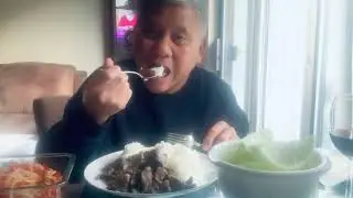 EATING PAPAYA SALAD LAO FOOD(ກີນໝ່າເພັງ)