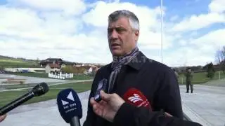 Thaçi – Haradinajt dhe shoqëruesve të tij: “Ku jeni komandanta” - 05.03.2016 - Klan Kosova