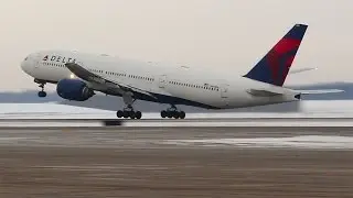 Delta 777 take off, Dtw .