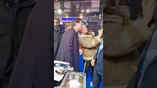Jim Carrey Always Happy To See His Fans #jimcarrey