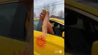 Laren☀️ makes fun of Karen🔥and then drives off and the car splashes mud, caring and Karen gets mad