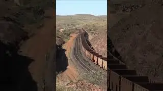 #bhp ore Train&hellip; 4 locomotives & 269 wagons! #australiantrains #pilbara  #longesttrain