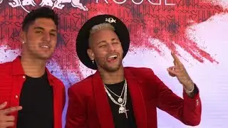 Neymar celebra anivers&aacute;rio