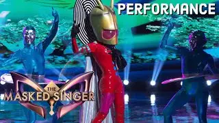 Alien sings &ldquo;Happy&rdquo; by Pharrell Williams | THE MASKED SINGER | SEASON 1