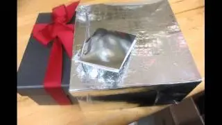 What goes into preparing a luxury kosher gift basket?