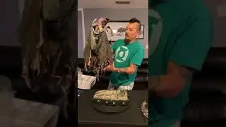 Unboxing of Oglavaeil Dreadsbane Enforcer #94 of 250 Statue Court of the Dead Sideshow