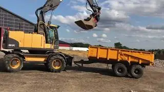 K&ouml;p Hjulgr&auml;vmaskin Volvo EW160C p&aring; Klaravik